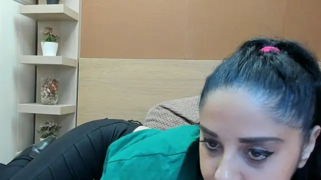 Snapshot of PinkyTwerkyX chatting on October 29, 2025, 12:37 pm PinkyTwerkyX online show from October 29, 2025, 12:37 pm