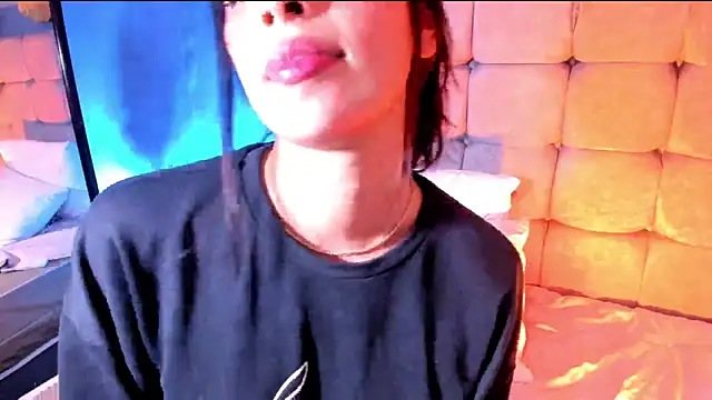 Blue Aura  online show from April 28, 2026, 2:27 am