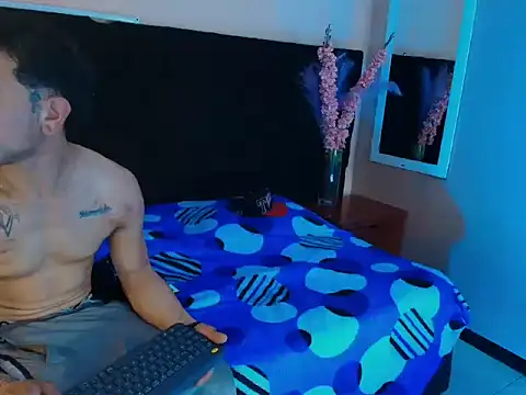 Snapshot of thonixxandluna chatting on February 18, 2026, 8:27 pm thonixxandluna online show from February 18, 2026, 8:27 pm