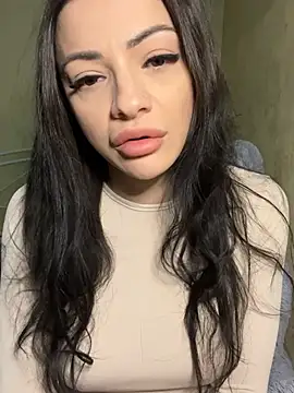 Snapshot of Layana_Ro chatting on February 15, 2026, 4:17 pm Layana Ro online show from February 15, 2026, 4:17 pm