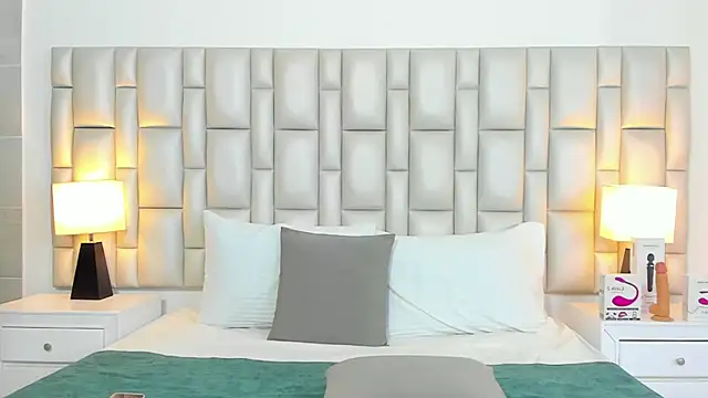 Snapshot of paola_katy_dicks chatting on October 6, 2025, 7:58 pm paola katy dicks online show from October 6, 2025, 7:58 pm