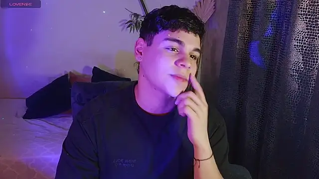 Snapshot of eithan_jonnes chatting on February 22, 2026, 9:27 pm eithan jonnes online show from February 22, 2026, 9:27 pm