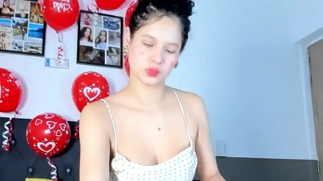 Snapshot of catalina_santana4 chatting on February 14, 2026, 3:51 am catalina santana4 online show from February 14, 2026, 3:51 am