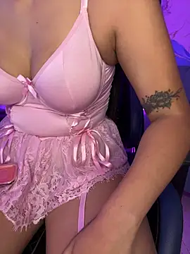 valerie20  online show from June 20, 2026, 4:39 am