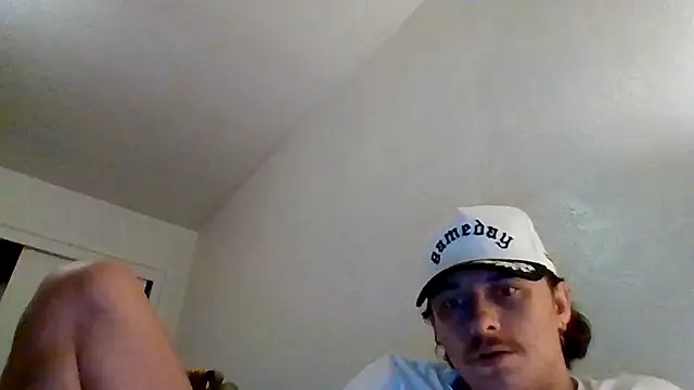 Tallhungandcloudy online show from February 18, 2026, 7:49 am