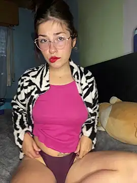 Luna33- online show from May 14, 2026, 7:22 pm