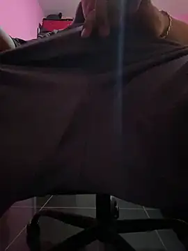 Snapshot of Ggadezpr chatting on February 13, 2026, 3:34 pm Ggadezpr online show from February 13, 2026, 3:34 pm