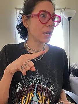 JeanneDuval8888 online show from April 8, 2026, 10:44 pm