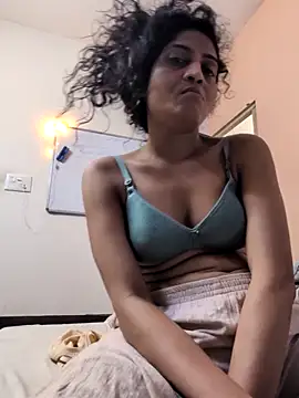 sexysilmy online show from June 3, 2026, 2:33 pm