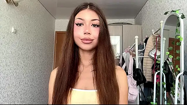 Snapshot of You_Club_Winx chatting on July 20, 2026, 8:11 am You Club Winx online show from July 20, 2026, 8:11 am
