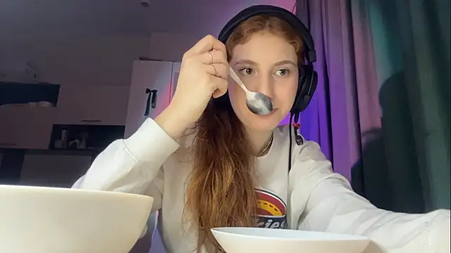 Snapshot of AliceCarrol chatting on February 28, 2026, 8:30 pm AliceCarrol online show from February 28, 2026, 8:30 pm