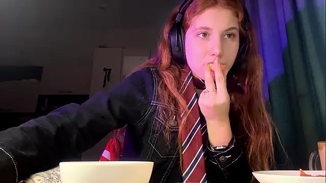 Snapshot of AliceCarrol chatting on February 26, 2026, 2:28 pm AliceCarrol online show from February 26, 2026, 2:28 pm