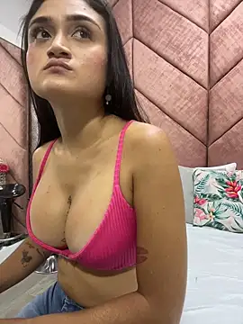 Sunny Linn online show from April 16, 2026, 4:52 pm