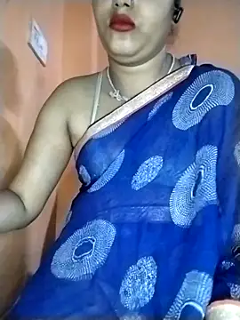 Nency Love143 online show from April 18, 2026, 5:37 pm