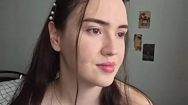 RedginBluebersky online show from April 8, 2026, 6:04 am