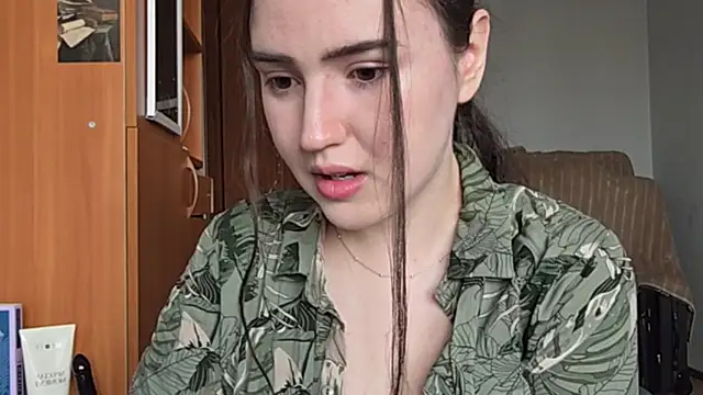 RedginBluebersky online show from April 1, 2026, 11:00 am