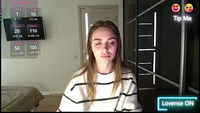  julia wonderful  online show from April 13, 2026, 5:55 am
