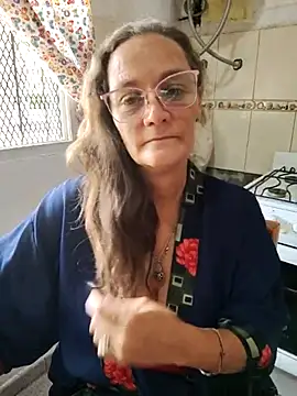 Nanybeach online show from February 15, 2026, 5:12 pm