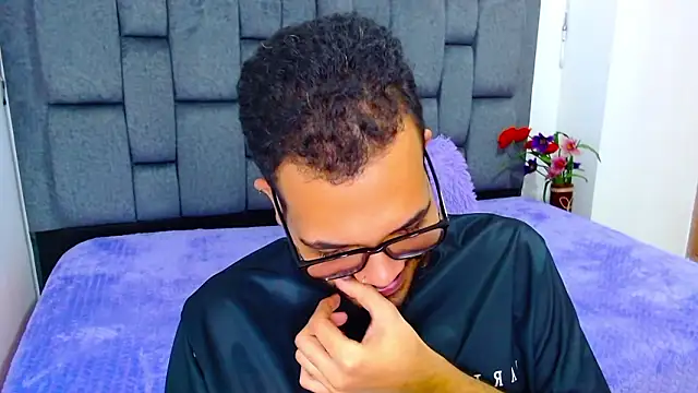 Snapshot of J_black_ chatting on February 25, 2026, 9:25 pm J black online show from February 25, 2026, 9:25 pm