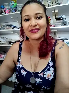 haffsa   online show from April 15, 2026, 8:42 pm