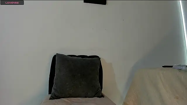 Snapshot of emma__castle chatting on February 20, 2026, 1:13 pm emma castle online show from February 20, 2026, 1:13 pm