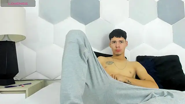 Snapshot of Davi_Ponce chatting on February 11, 2026, 7:47 pm Davi Ponce online show from February 11, 2026, 7:47 pm