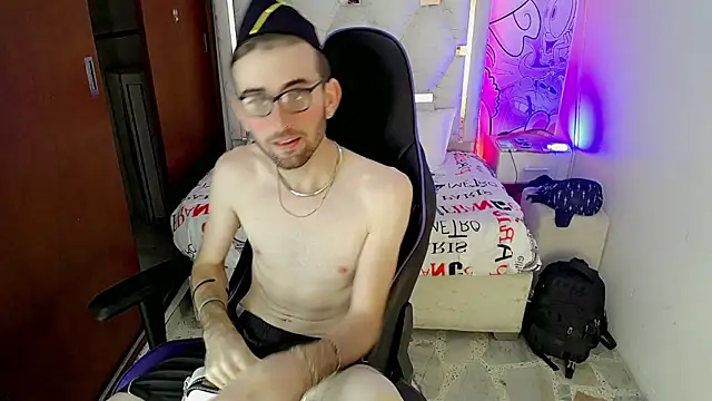 Top and bottom online show from March 18, 2026, 8:32 pm