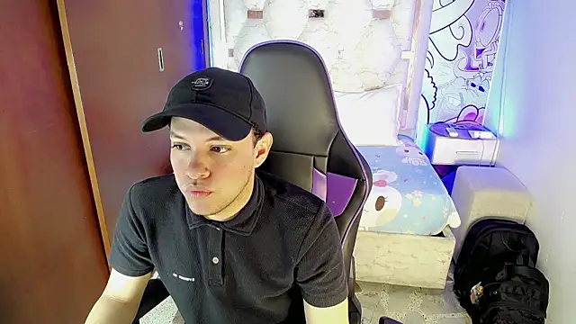 Top and bottom online show from March 20, 2026, 8:21 pm