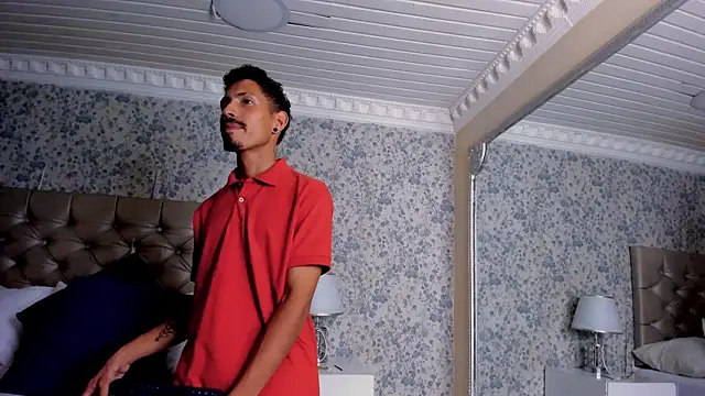 NoaahTylor online show from April 17, 2026, 3:20 am