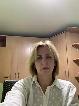 Snapshot of VeltaMur975 chatting on February 24, 2026, 9:04 pm VeltaMur975 online show from February 24, 2026, 9:04 pm