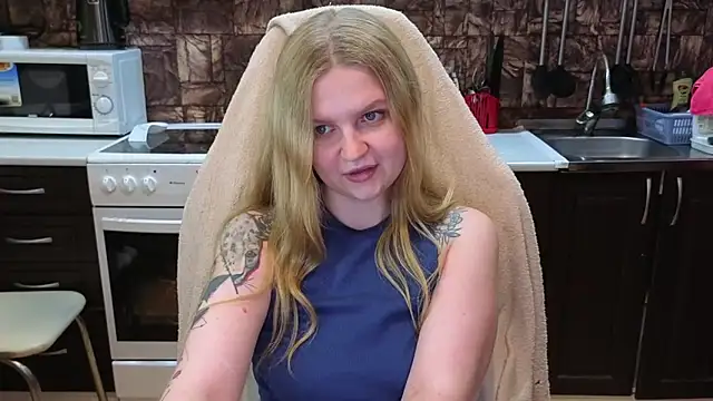 AnitaXVine online show from June 17, 2026, 7:46 pm