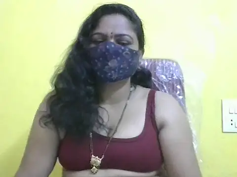 anu-reddyy online show from May 3, 2026, 6:29 am