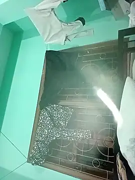 Snapshot of Desiyoungcouple15 chatting on February 25, 2026, 6:52 pm Desiyoungcouple15 online show from February 25, 2026, 6:52 pm