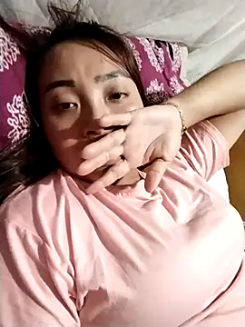 cute-shine online show from April 4, 2026, 1:50 pm