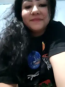 Snapshot of MadelynSmit_ chatting on February 20, 2026, 12:07 am MadelynSmit online show from February 20, 2026, 12:07 am