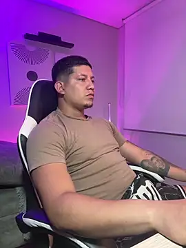  robertobaggioo online show from April 18, 2026, 5:54 am