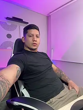  robertobaggioo online show from April 4, 2026, 12:56 pm