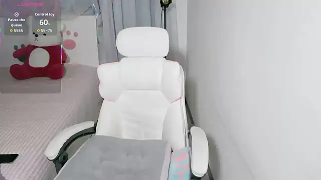 YOUZI-44 online show from February 22, 2026, 7:44 am