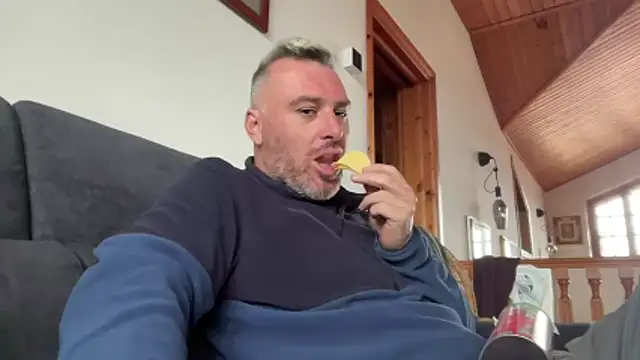 Snapshot of marcovik1 chatting on February 27, 2026, 10:59 am marcovik1 online show from February 27, 2026, 10:59 am