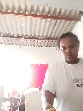 PerlaCurvasgrandes online show from February 15, 2026, 6:18 pm