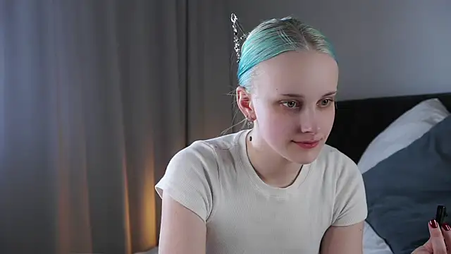 Snapshot of KirstinMcgeady chatting on May 25, 2026, 12:26 pm KirstinMcgeady online show from May 25, 2026, 12:26 pm