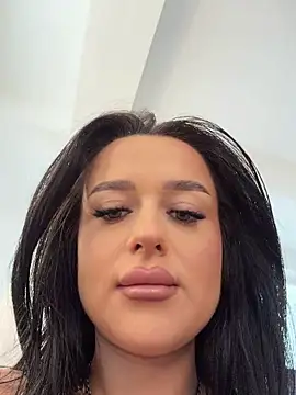 Katty Pery online show from June 15, 2026, 2:06 pm