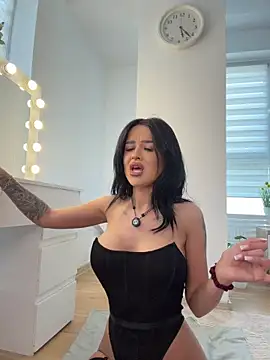Katty Pery online show from May 29, 2026, 2:23 pm