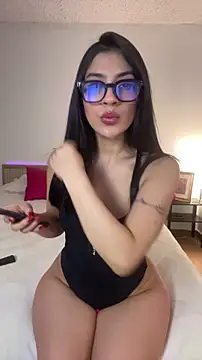 Snapshot of Exclusive_Aurora chatting on April 25, 2026, 5:43 am Exclusive Aurora online show from April 25, 2026, 5:43 am