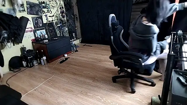 Snapshot of Shempert_ghot chatting on February 20, 2026, 11:12 am Shempert ghot online show from February 20, 2026, 11:12 am