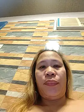 Snapshot of squirtshantal chatting on February 21, 2026, 11:34 am squirtshantal online show from February 21, 2026, 11:34 am