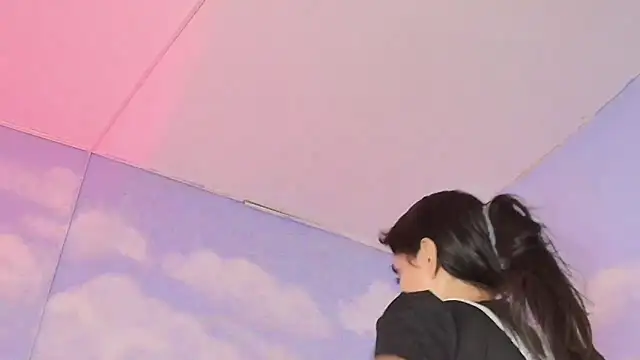 Aliclark online show from March 25, 2026, 7:13 pm