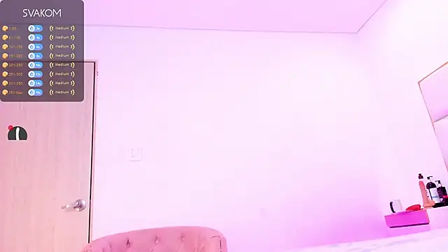 Violetta-foxx online show from April 8, 2026, 7:37 pm