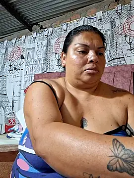 Juli Powl online show from April 8, 2026, 1:51 am