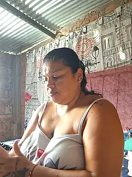 Juli Powl online show from April 1, 2026, 1:12 pm